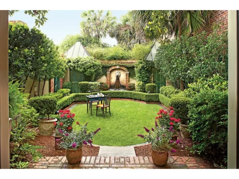 Nhà vườn có khoảng sân vườn rộng và thoáng